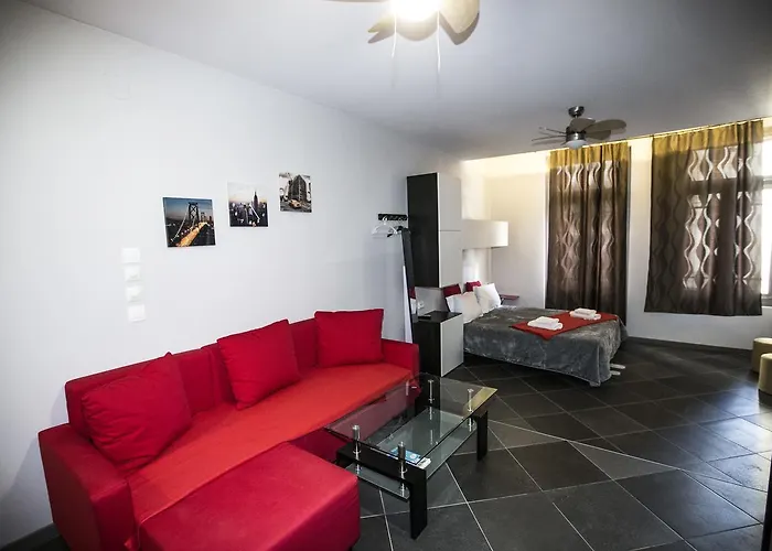 Trendy Living In Monastiraki