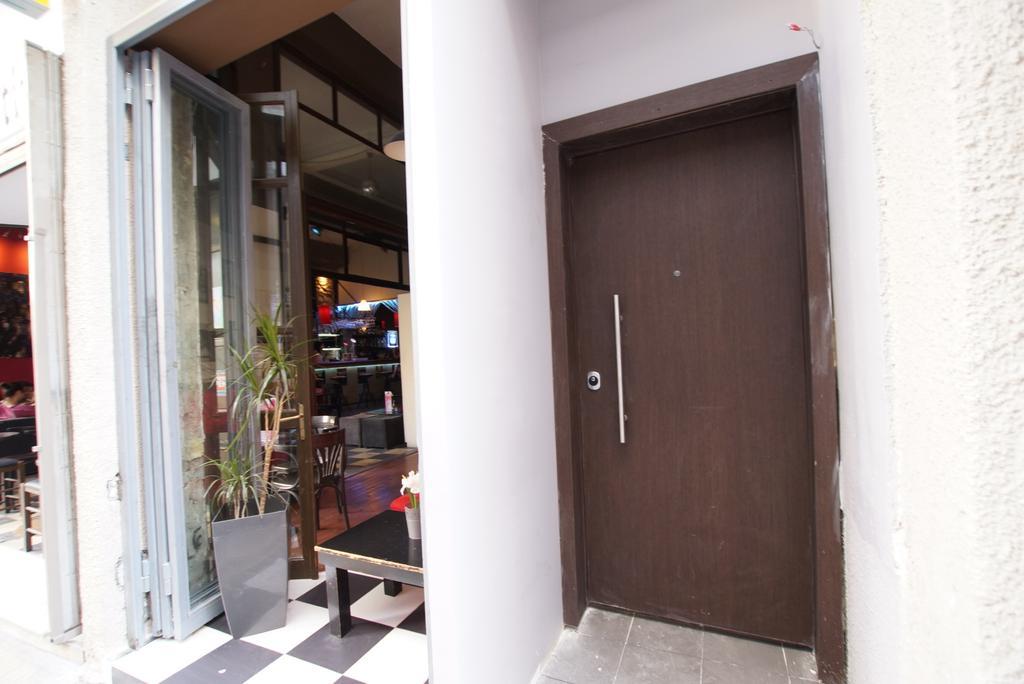 Trendy Living In Monastiraki Apartment Athens