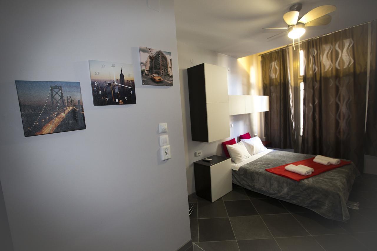 Trendy Living In Monastiraki Athens
