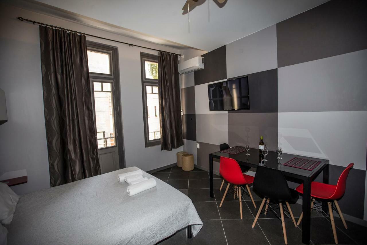 Trendy Living In Monastiraki