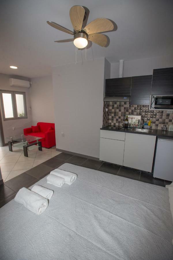 Trendy Living In Monastiraki *