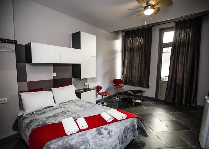Trendy Living In Monastiraki
