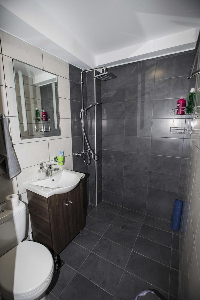 Trendy Living In Monastiraki