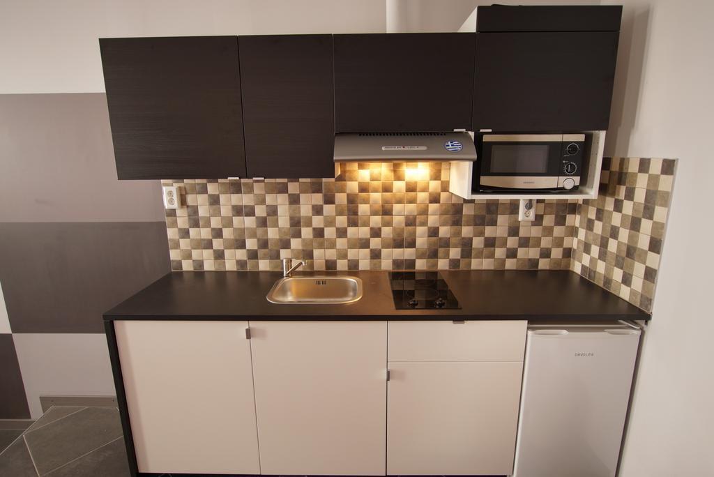 Trendy Living In Monastiraki Apartment *