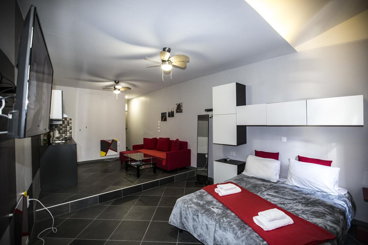Trendy Living In Monastiraki *