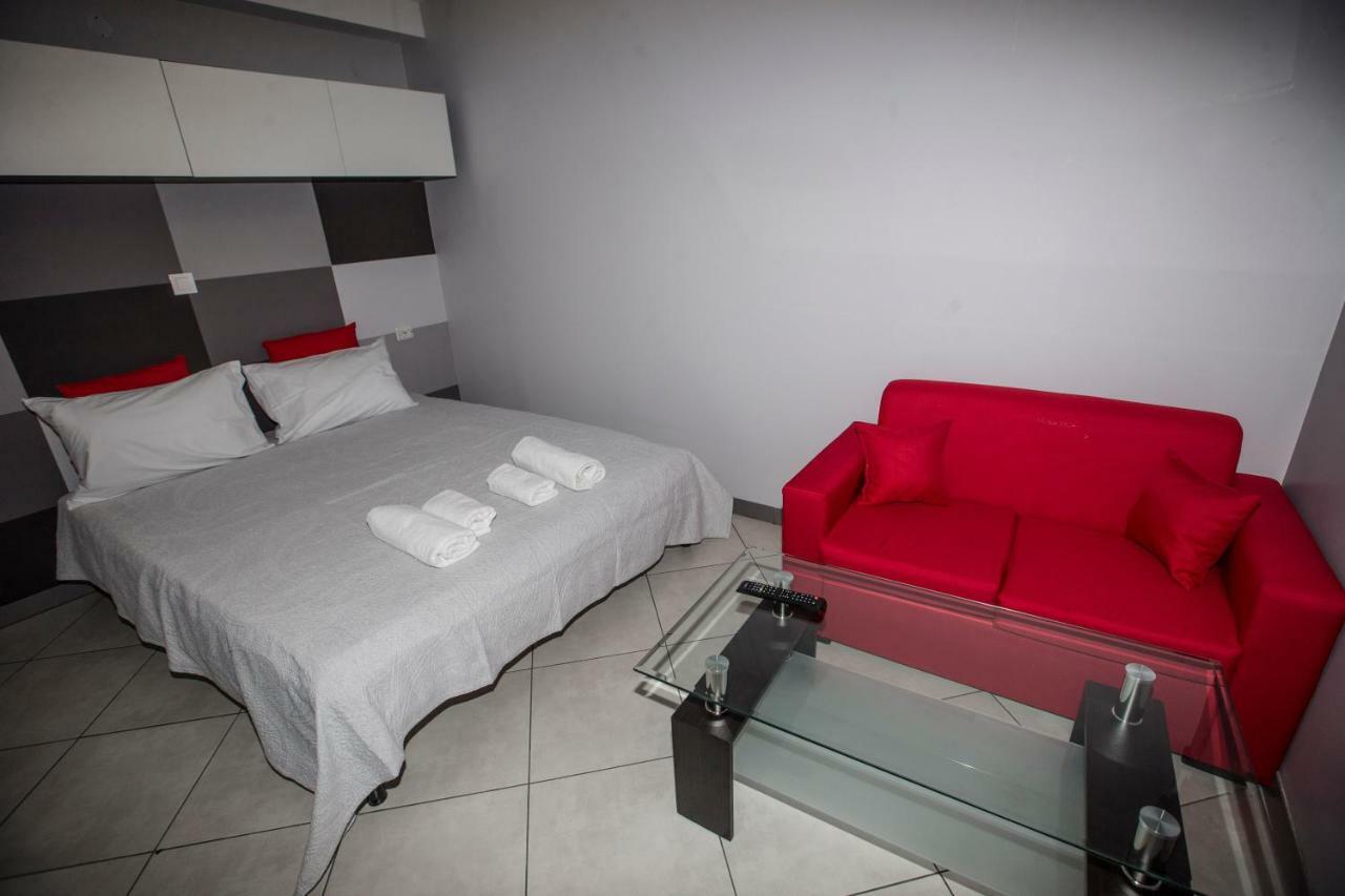Trendy Living In Monastiraki *